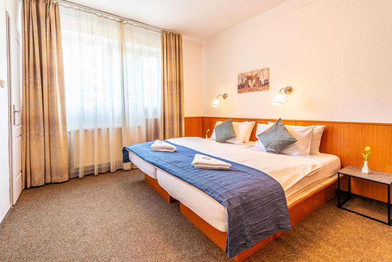 Korona Panzio Budapest Eksteriør bilde